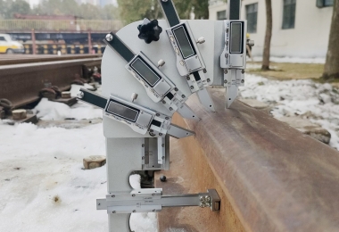 Multi-angle rail wear gauge 