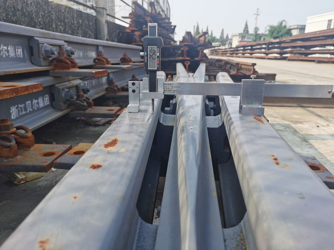 Digital Rail Wear Gauge