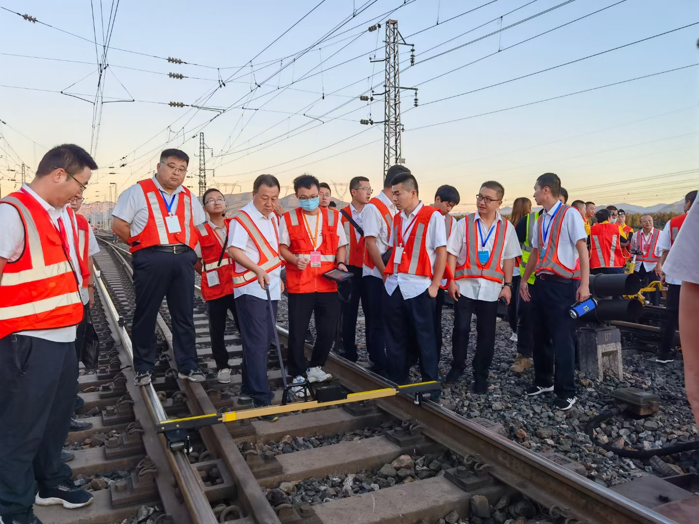 077Wuhan Linkage Track Equipment Co., Ltd