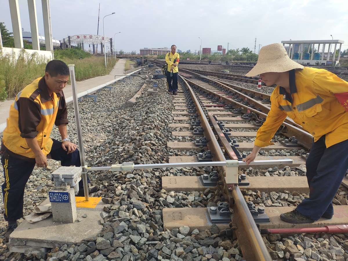 Insulated Lshape Track Fixed Point Measuring Gauge for Railway Track